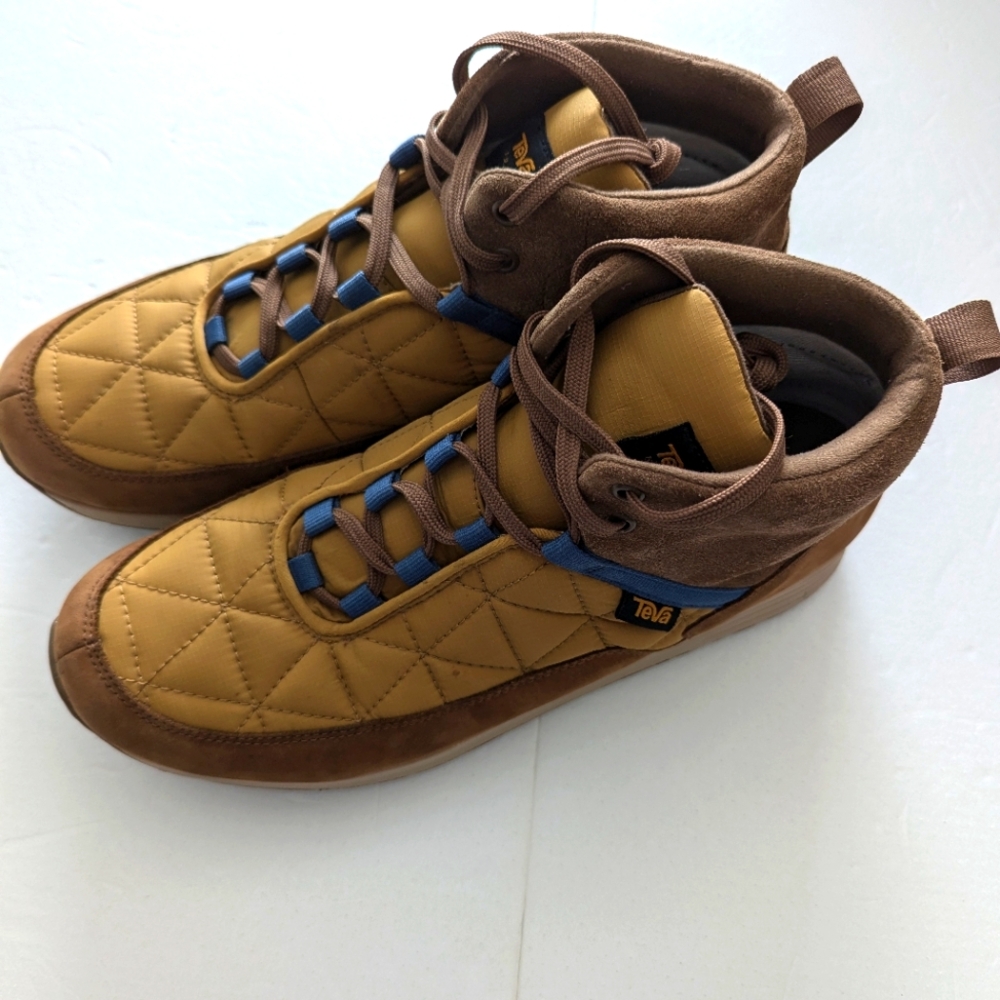 Men's Teva Ember Commute Waterproof hiking boots in Bison